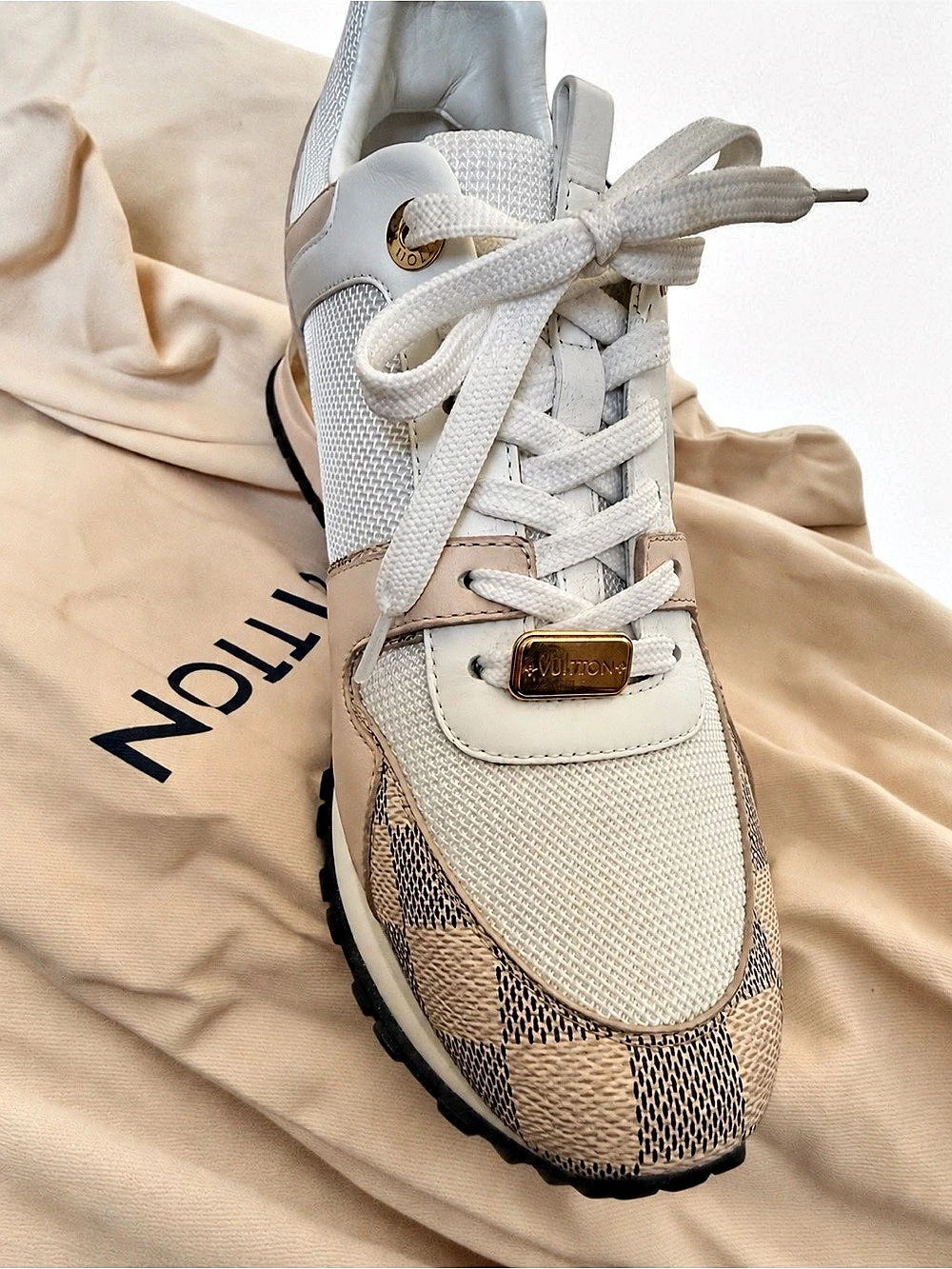 100% AUTHENTIC Louis Vuitton Run Away Sneaker in White & Brown - Picture 3 of 4